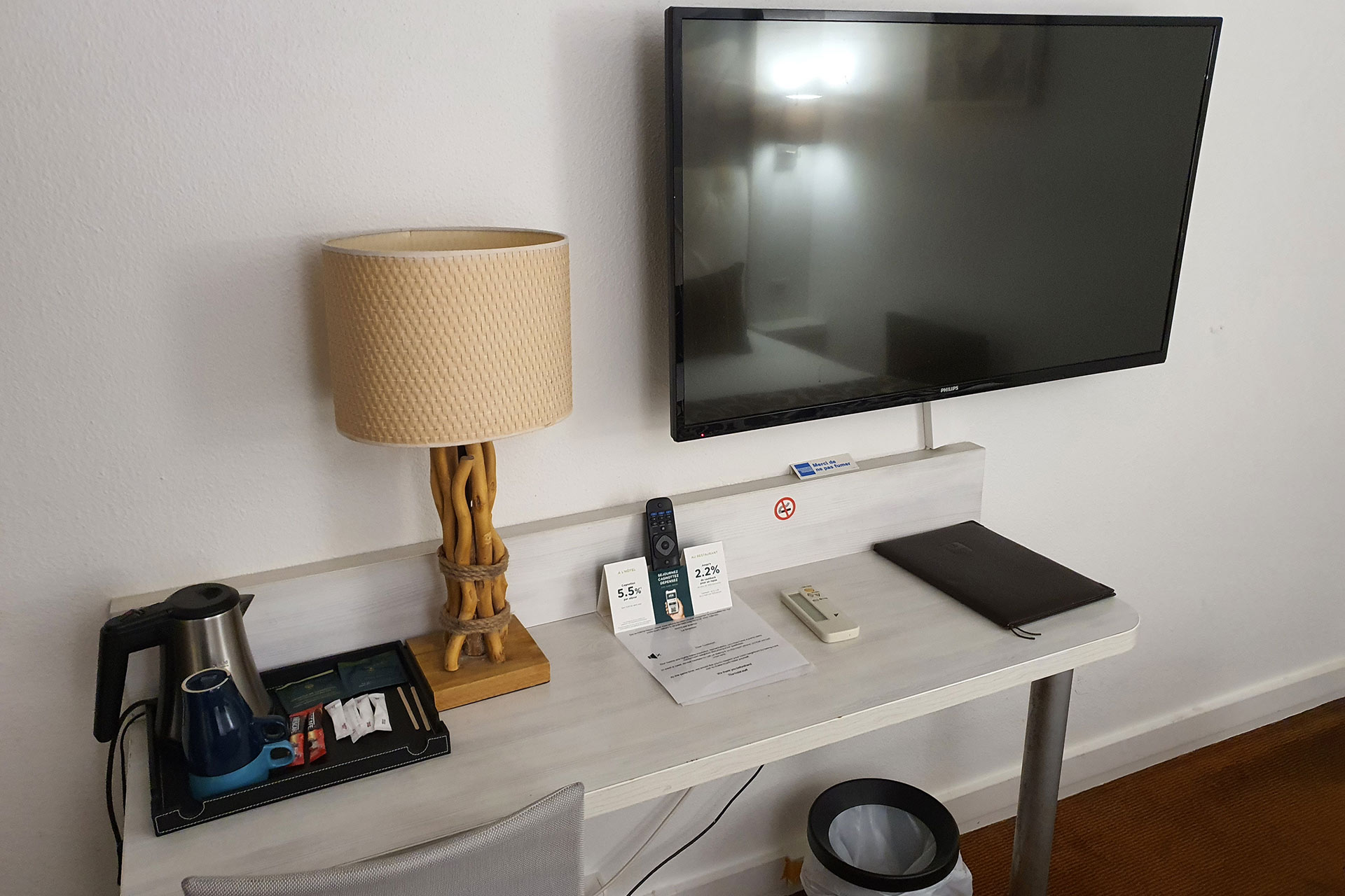 Bureau chambre hôtel des lacs à Viry-Chatillon