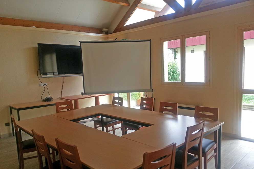 Salle de séminaire port aviation à l'hotel des lacs à Viry-Chatillon